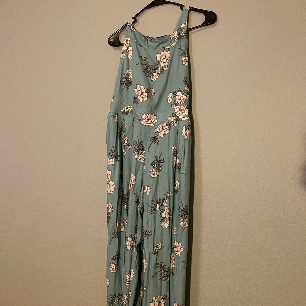 Blue Floral crepe wide leg jumper.